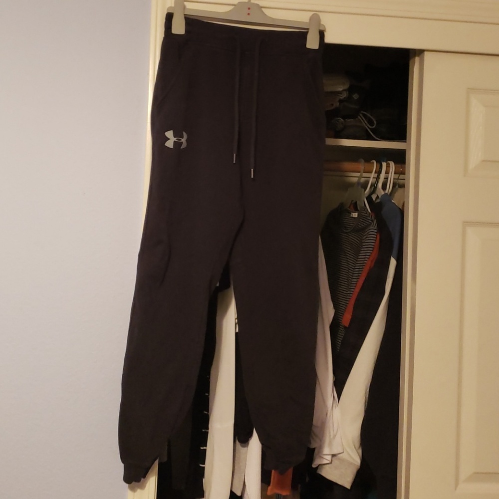 Black under armor joggers